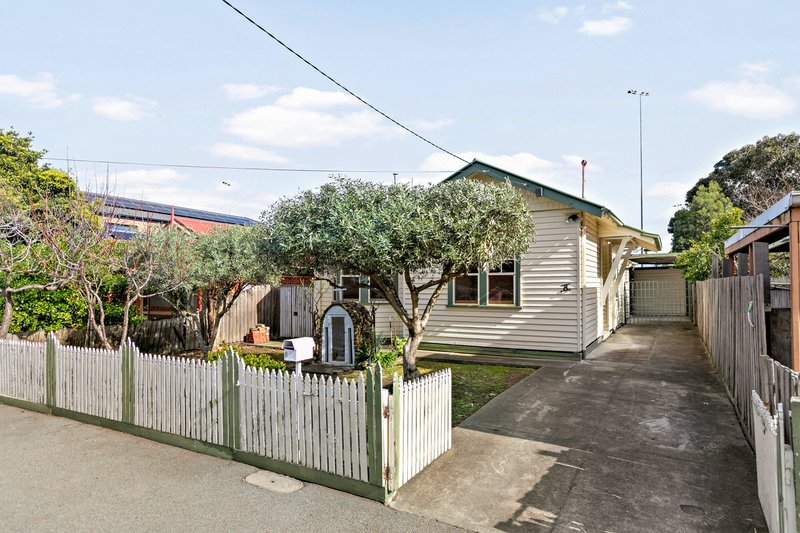 Photo - 8 Holloway Road, Brunswick VIC 3056 - Image 1