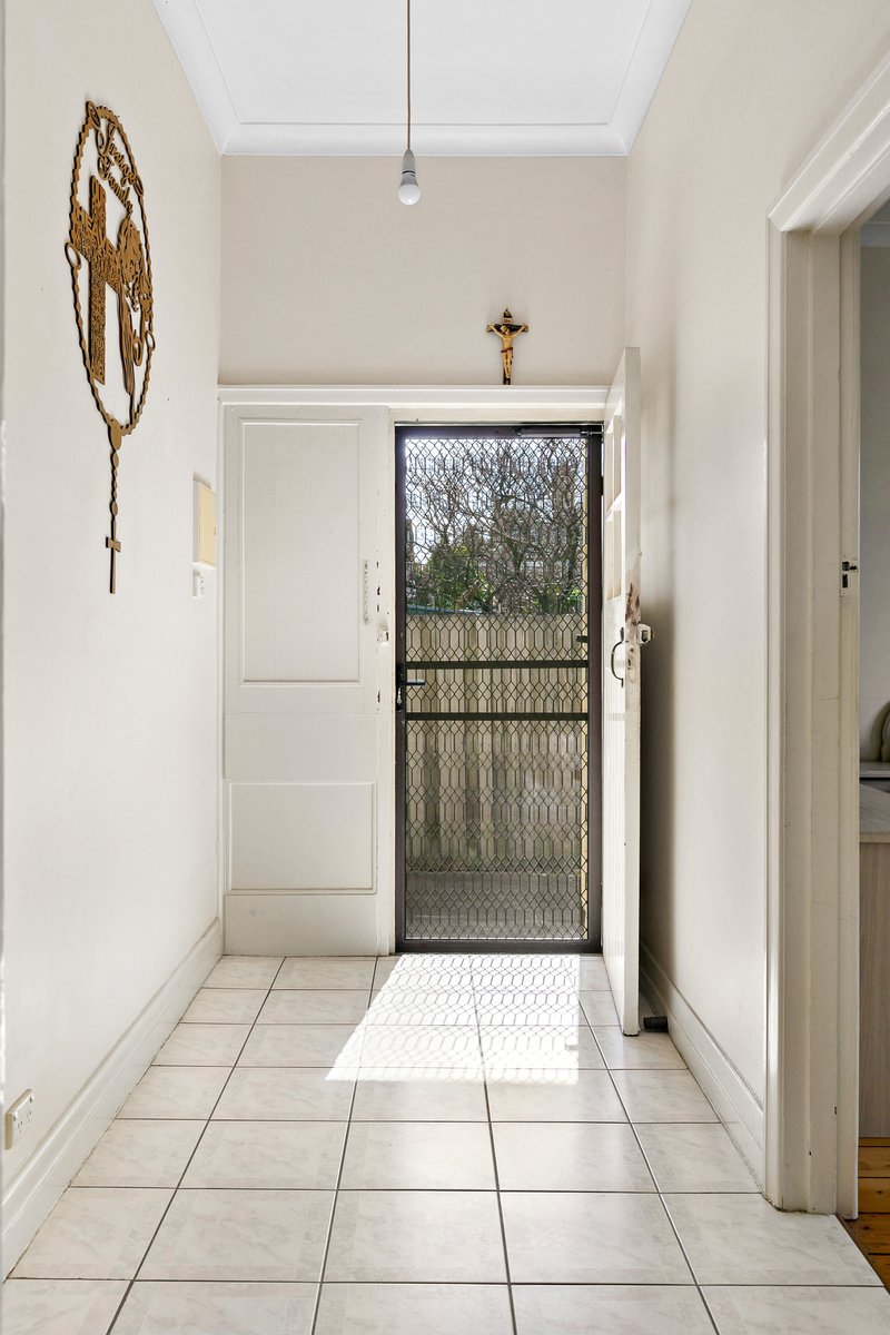 Photo - 8 Holloway Road, Brunswick VIC 3056 - Image 4