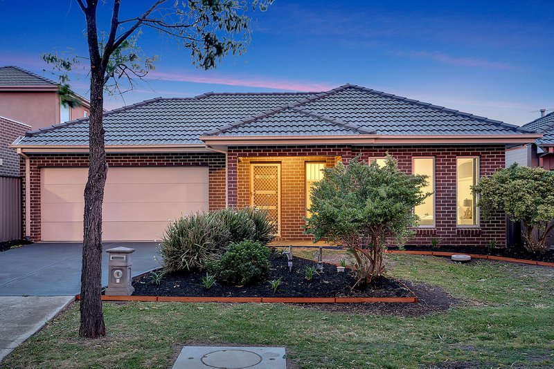 8 Hollows Court, Craigieburn VIC 3064