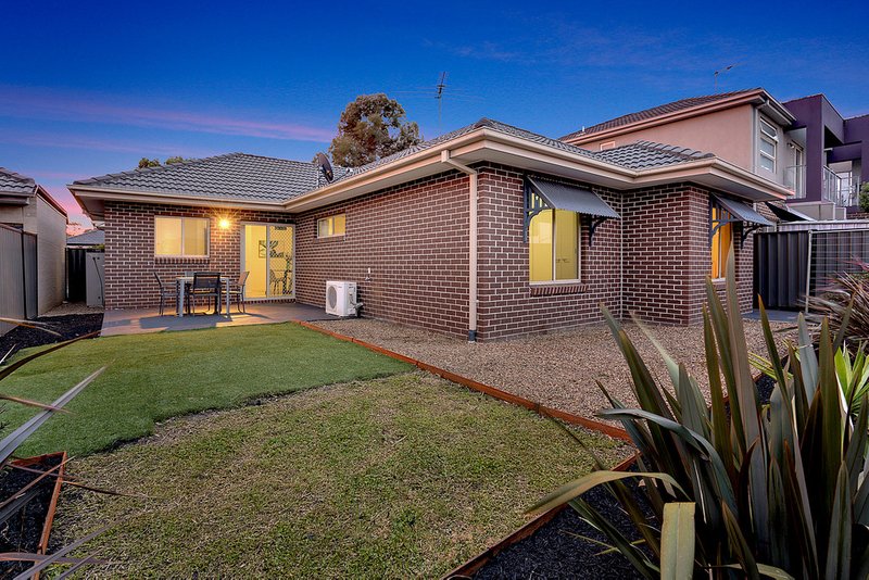 Photo - 8 Hollows Court, Craigieburn VIC 3064 - Image 20