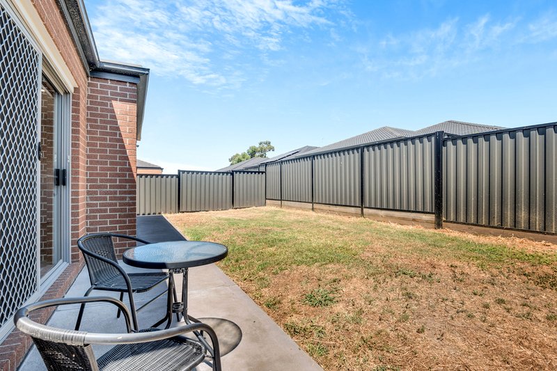 Photo - 8 Hollyhock Road, Craigieburn VIC 3064 - Image 17