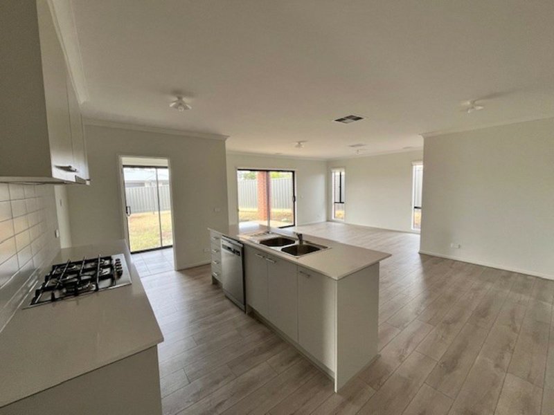 Photo - 8 Holman Road, Kilmore VIC 3764 - Image 2