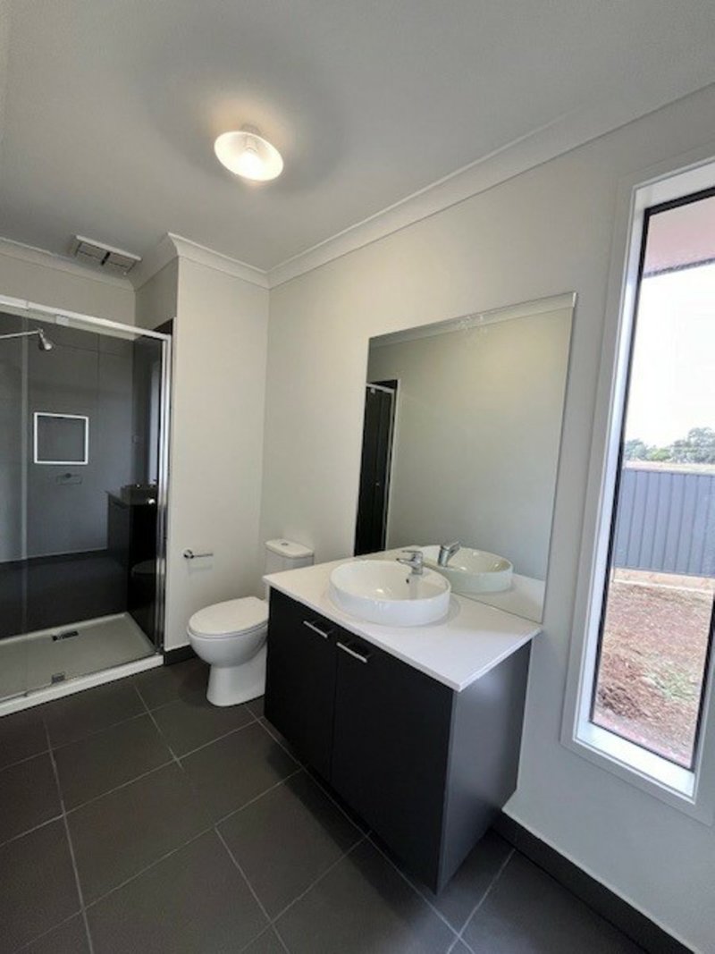 Photo - 8 Holman Road, Kilmore VIC 3764 - Image 4