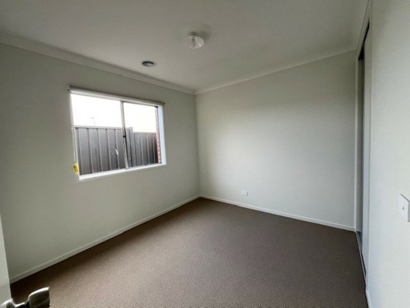 Photo - 8 Holman Road, Kilmore VIC 3764 - Image 5