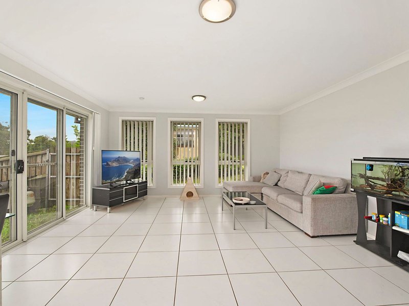 Photo - 8 Hooghly Avenue, Cameron Park NSW 2285 - Image 3