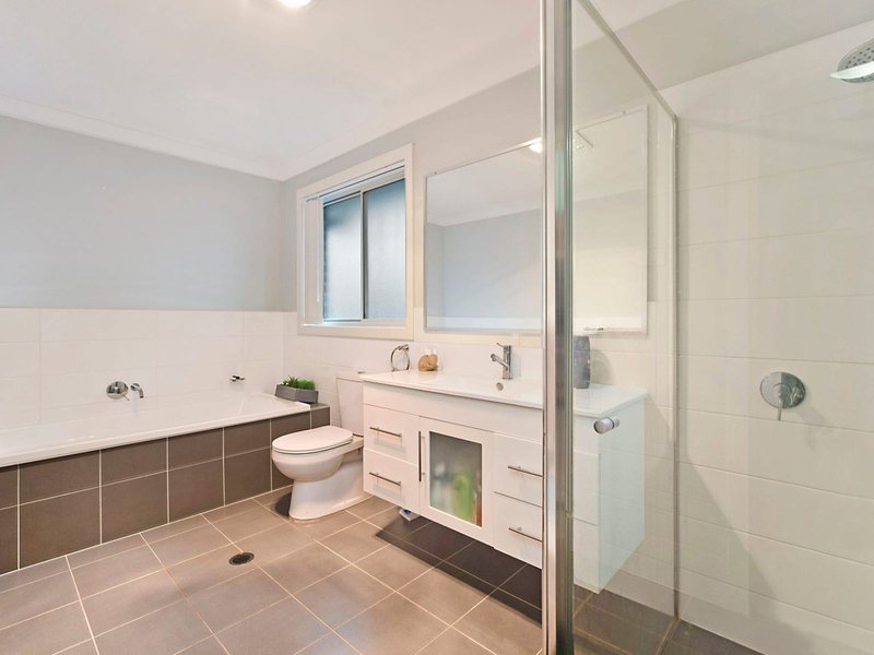 Photo - 8 Hooghly Avenue, Cameron Park NSW 2285 - Image 6