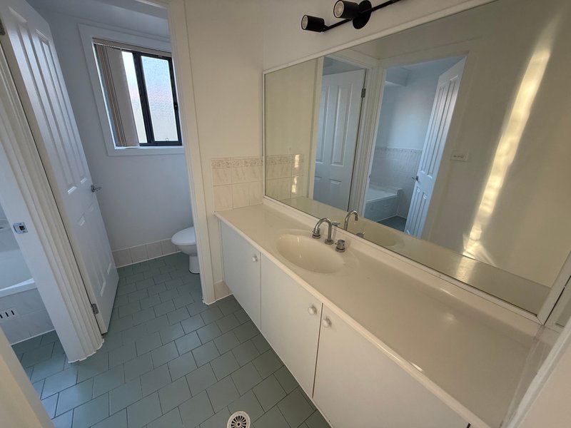 Photo - 8 Horningsea Park Drive, Horningsea Park NSW 2171 - Image 6