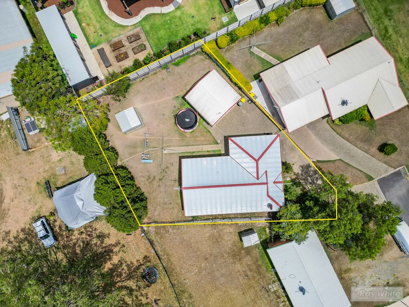 Photo - 8 Hotham Close, Parkhurst QLD 4702 - Image 3