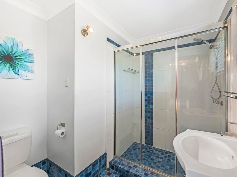 Photo - 8 Hovea Place, Bellbowrie QLD 4070 - Image 6