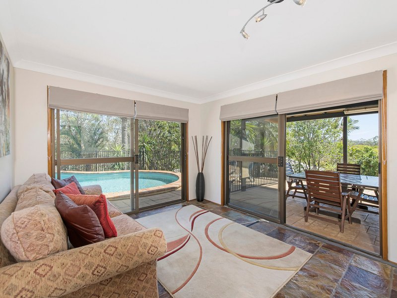 Photo - 8 Hovea Place, Bellbowrie QLD 4070 - Image 11