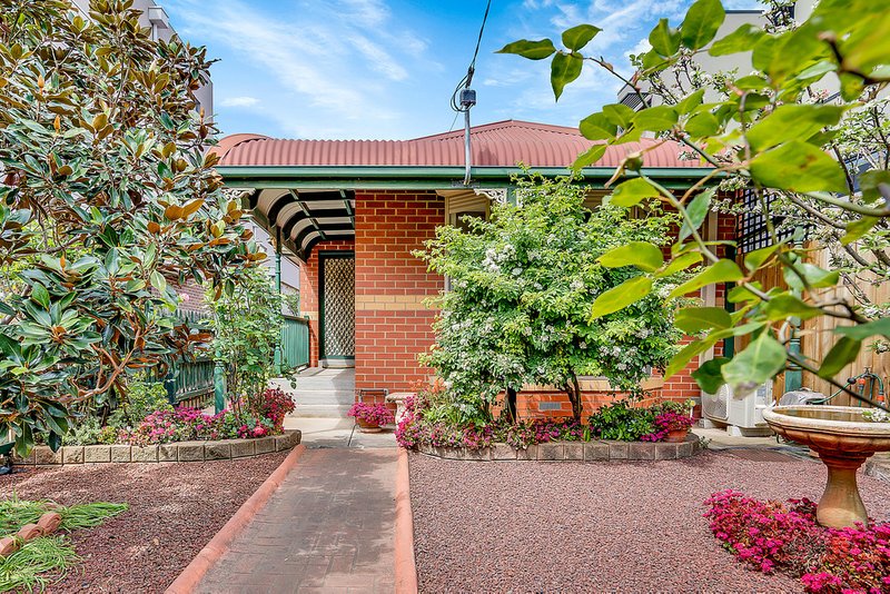 Photo - 8 Hudson Street, Coburg VIC 3058 - Image 4