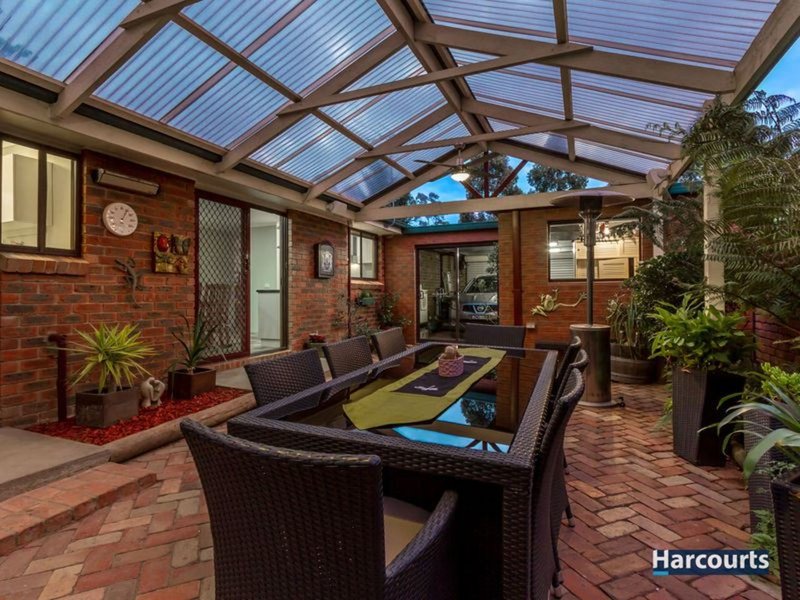 8 Humphreys Way, Rowville VIC 3178