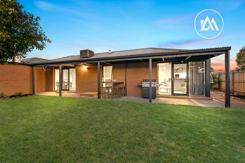 Photo - 8 Huntly Court, Langwarrin VIC 3910 - Image 16