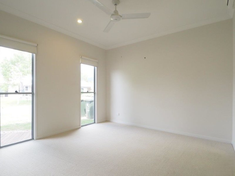 Photo - 8 Icefire Quay, Trinity Park QLD 4879 - Image 6