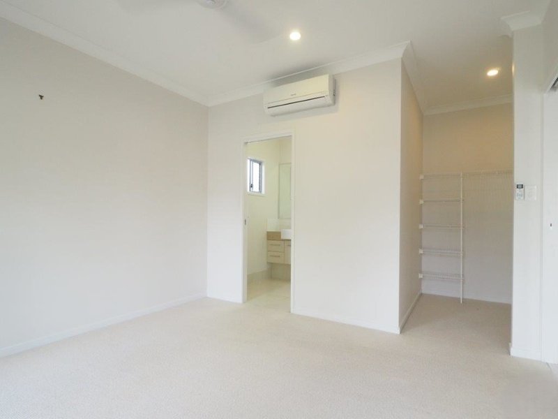 Photo - 8 Icefire Quay, Trinity Park QLD 4879 - Image 7