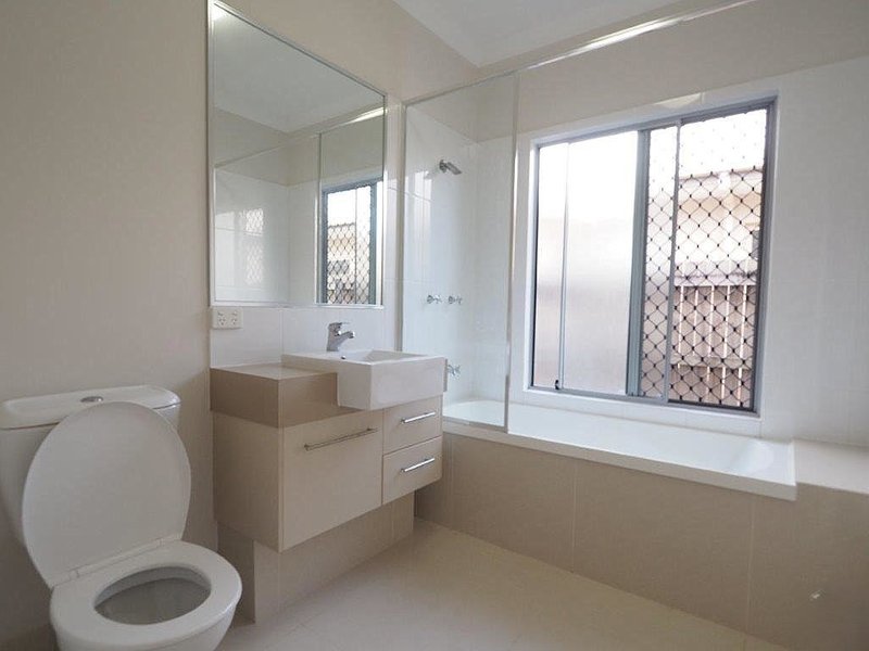 Photo - 8 Icefire Quay, Trinity Park QLD 4879 - Image 9