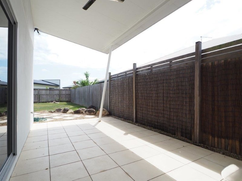 Photo - 8 Icefire Quay, Trinity Park QLD 4879 - Image 10