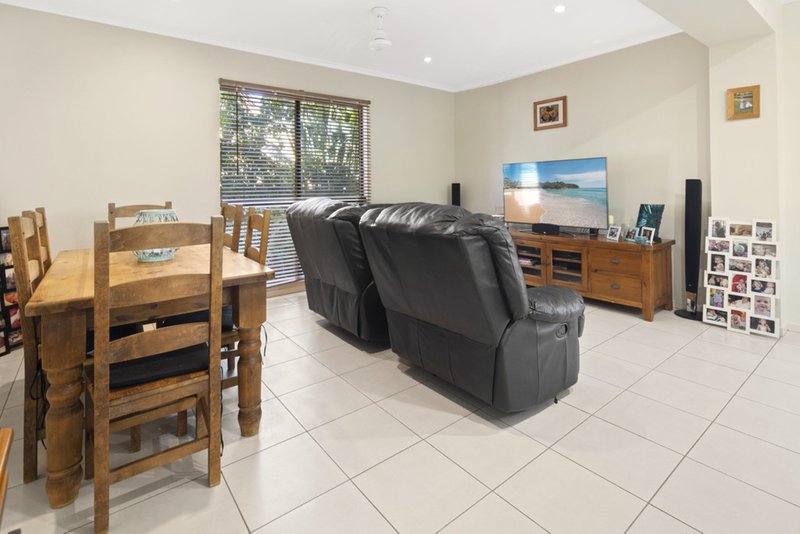 Photo - 8 Iluka Street, Cannonvale QLD 4802 - Image 3