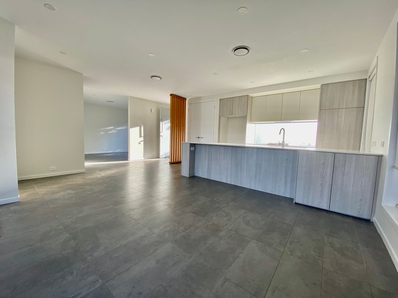 Photo - 8 Indigo Cres , Denham Court NSW 2565 - Image 4