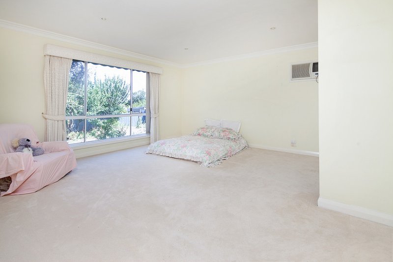 Photo - 8 Inglewood Avenue, Noble Park North VIC 3174 - Image 9