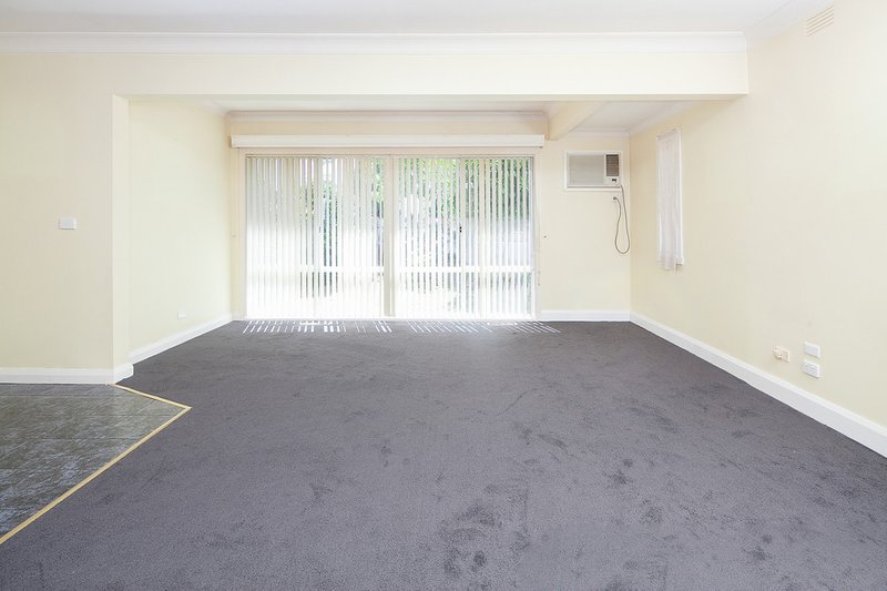 Photo - 8 Inglewood Avenue, Noble Park North VIC 3174 - Image 10