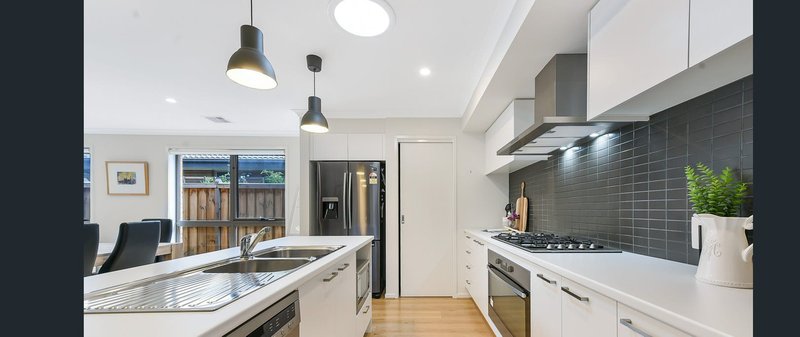 Photo - 8 Invermay Way, Clyde VIC 3978 - Image 3