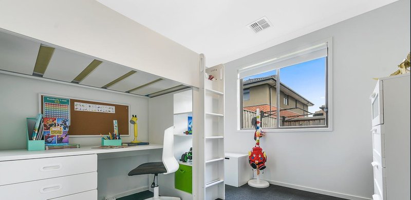Photo - 8 Invermay Way, Clyde VIC 3978 - Image 5