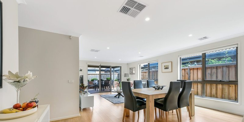 Photo - 8 Invermay Way, Clyde VIC 3978 - Image 7