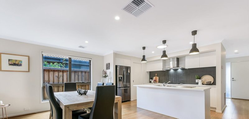 Photo - 8 Invermay Way, Clyde VIC 3978 - Image 9