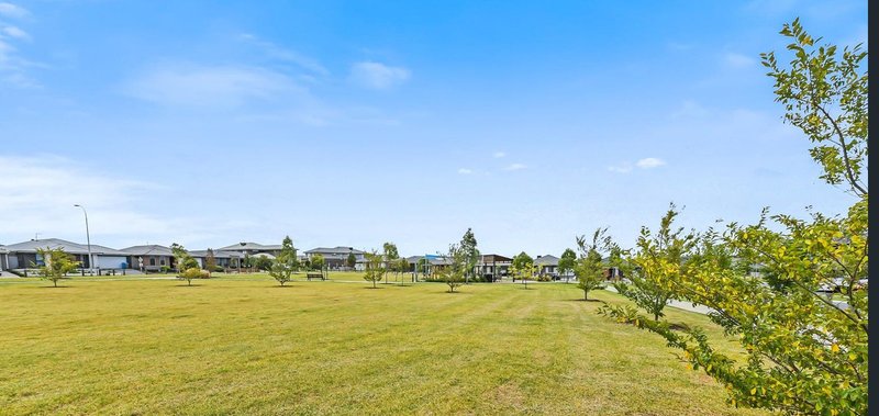 Photo - 8 Invermay Way, Clyde VIC 3978 - Image 12