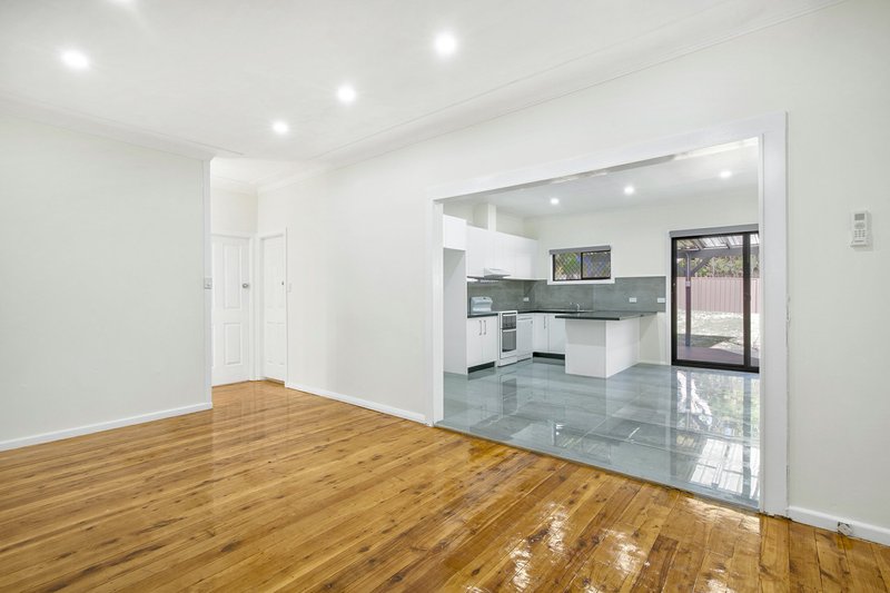 Photo - 8 Iris Avenue, Riverwood NSW 2210 - Image 2