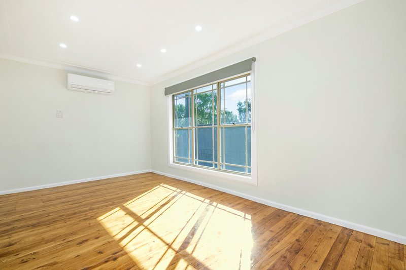 Photo - 8 Iris Avenue, Riverwood NSW 2210 - Image 3