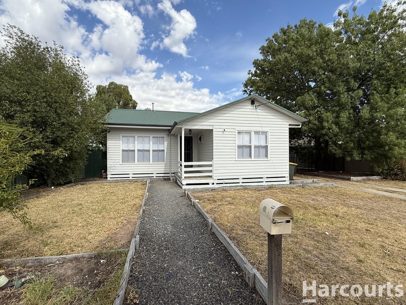 8 Iris Street, Horsham VIC 3400