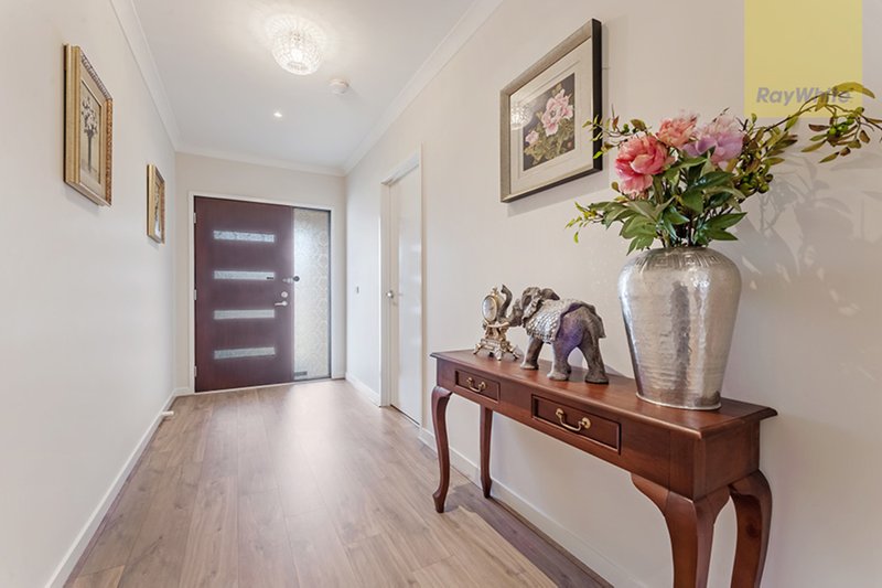 Photo - 8 Iron Bridge Road, Craigieburn VIC 3064 - Image 2