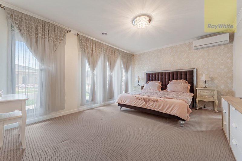 Photo - 8 Iron Bridge Road, Craigieburn VIC 3064 - Image 9