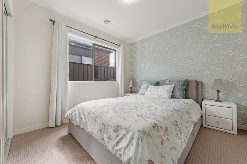 Photo - 8 Iron Bridge Road, Craigieburn VIC 3064 - Image 10