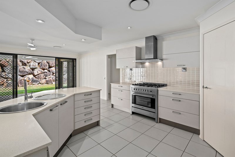Photo - 8 Ironbark Circuit, Everton Hills QLD 4053 - Image 5