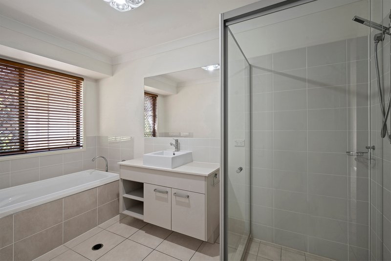 Photo - 8 Ironbark Circuit, Everton Hills QLD 4053 - Image 11