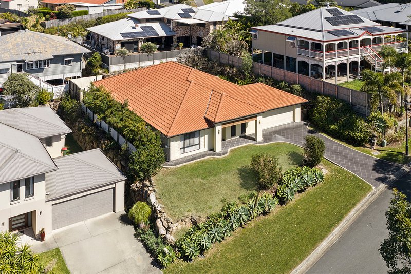 Photo - 8 Ironbark Circuit, Everton Hills QLD 4053 - Image 17