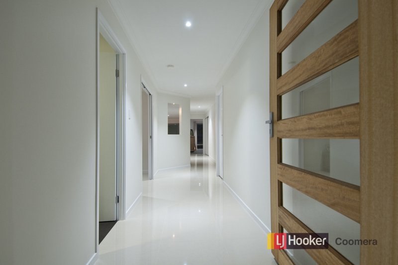 Photo - 8 Isetta Court, Upper Coomera QLD 4209 - Image 5