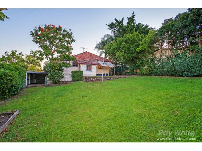 Photo - 8 Iveagh Ave , Holland Park West QLD 4121 - Image 16