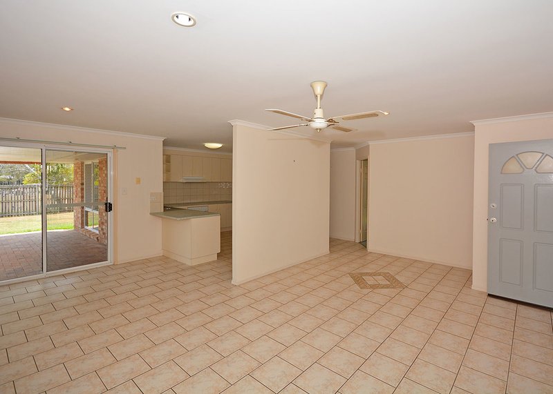 Photo - 8 Ivybird Court, Torquay QLD 4655 - Image 3