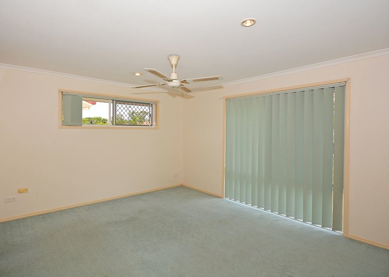 Photo - 8 Ivybird Court, Torquay QLD 4655 - Image 6