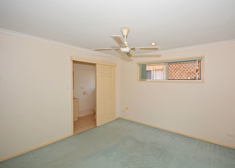 Photo - 8 Ivybird Court, Torquay QLD 4655 - Image 7