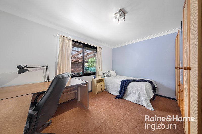 Photo - 8 Jacana Place, Ingleburn NSW 2565 - Image 4