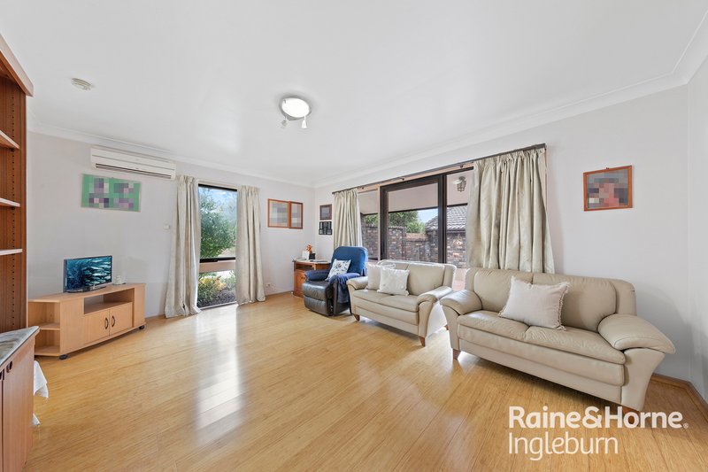 Photo - 8 Jacana Place, Ingleburn NSW 2565 - Image 5