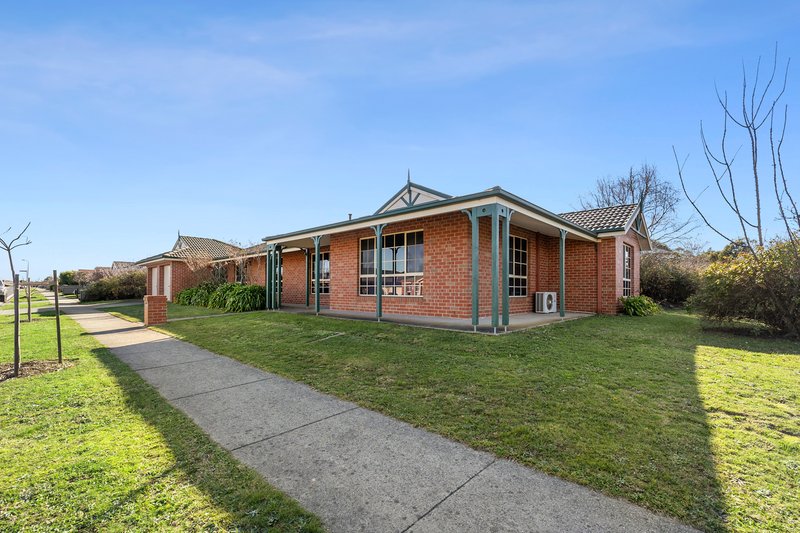 Photo - 8 James Drive, Delacombe VIC 3356 - Image 1