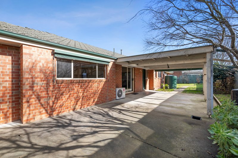 Photo - 8 James Drive, Delacombe VIC 3356 - Image 11