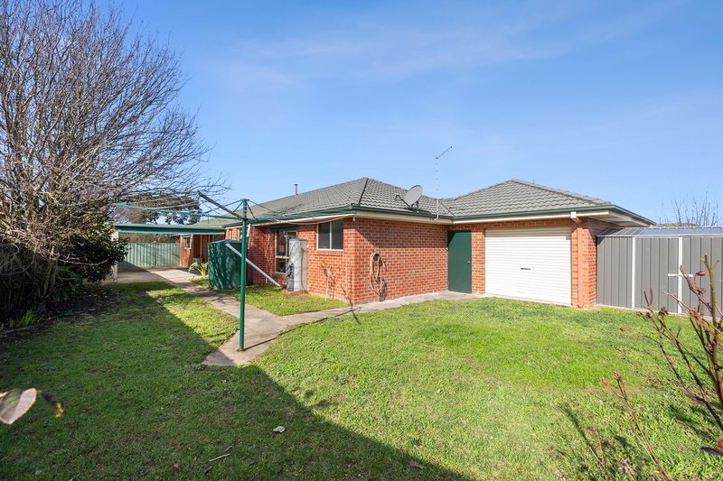 Photo - 8 James Drive, Delacombe VIC 3356 - Image 12