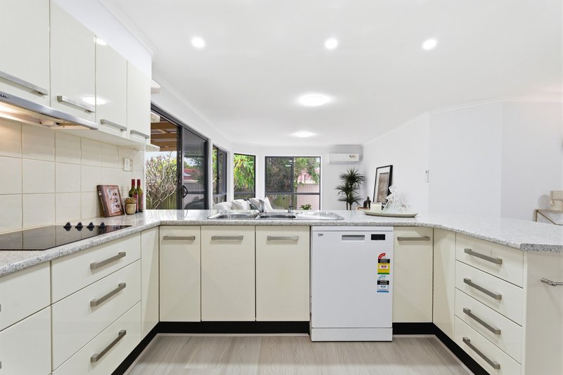 Photo - 8 Janarde Place, Parkinson QLD 4115 - Image 11